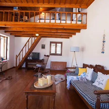 Case de vacanță Avra